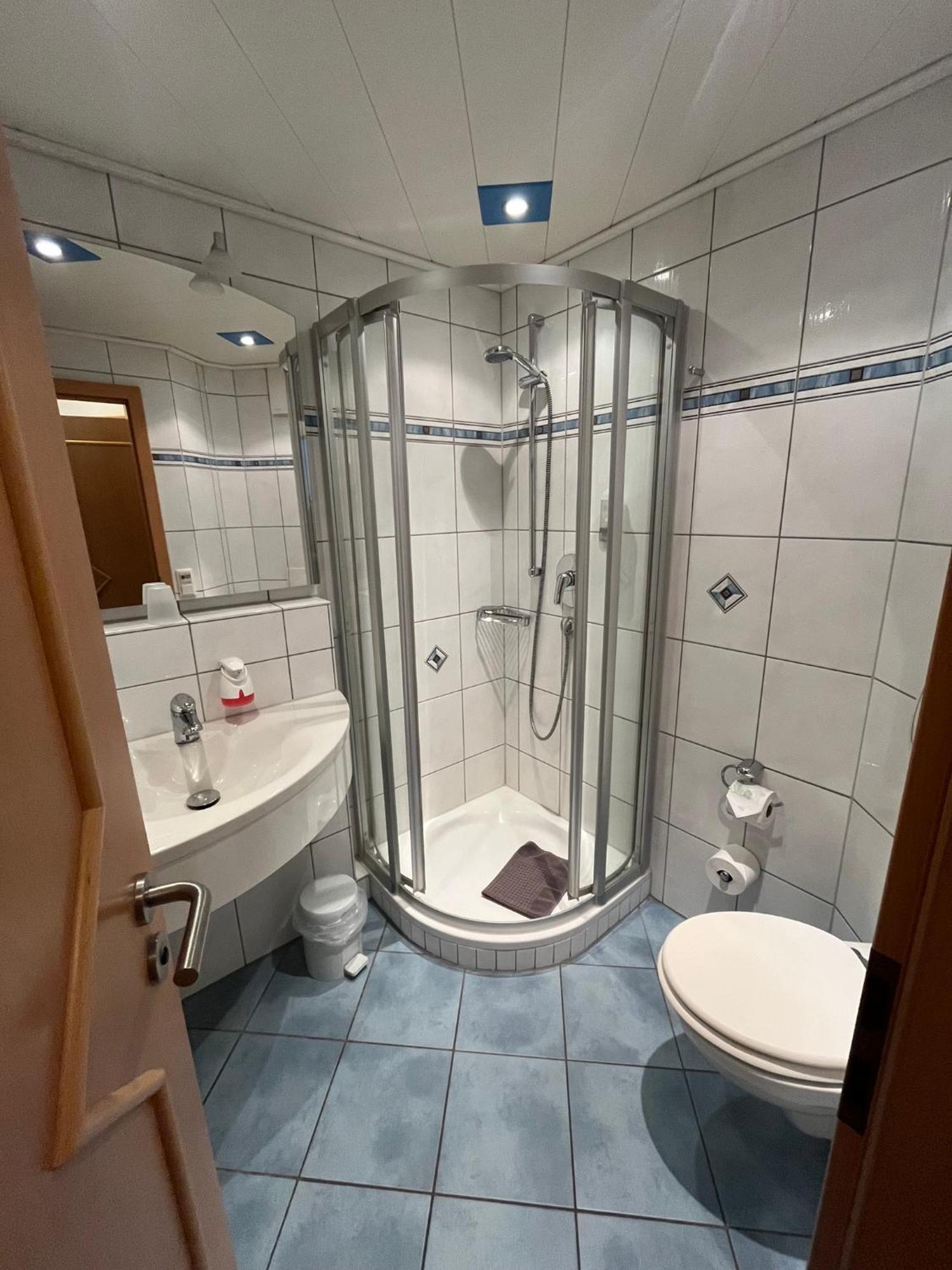 Hotel-Landpension Postwirt キルヒェンシッテンバッハ エクステリア 写真